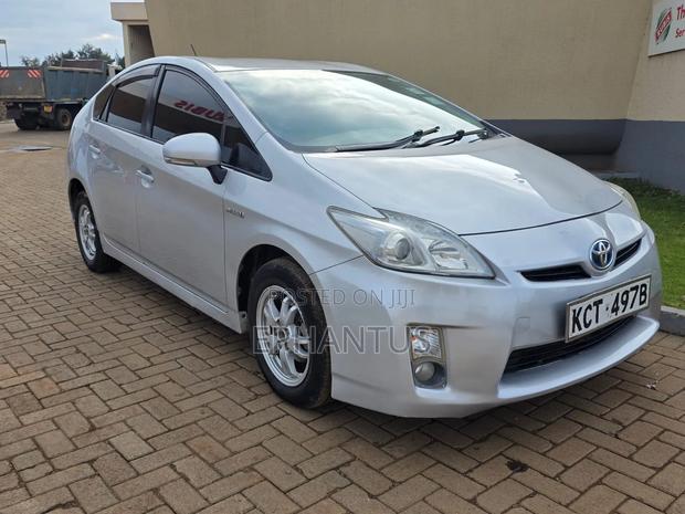 Toyota Prius Plug-in 2012 Silver