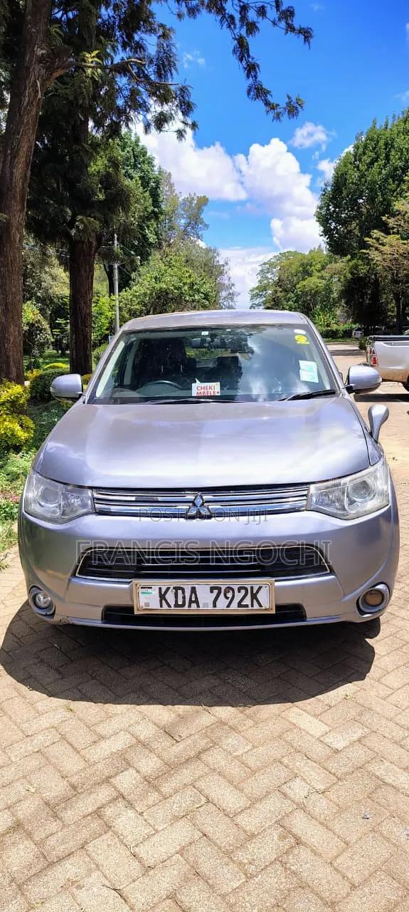 Mitsubishi Outlander 2.0 PHEV AWD 2014 Silver