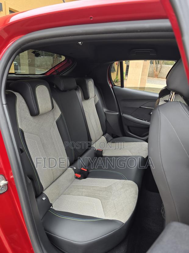 Peugeot 208 2020 Red
