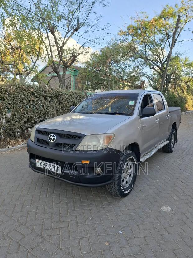 Toyota Hilux 2.5 D-4D Double Cab 2008 Gray