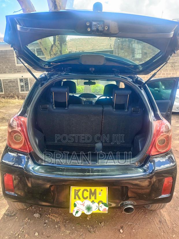 Toyota Vitz 2010 Black