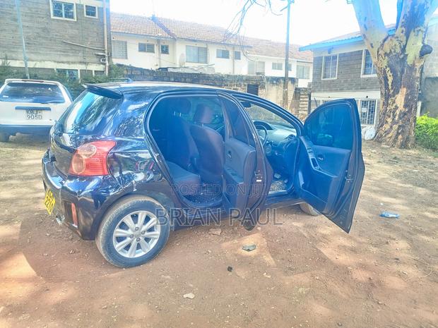 Toyota Vitz 2010 Black