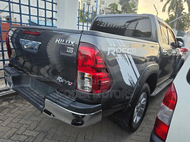 Toyota Hilux 2019 Gray