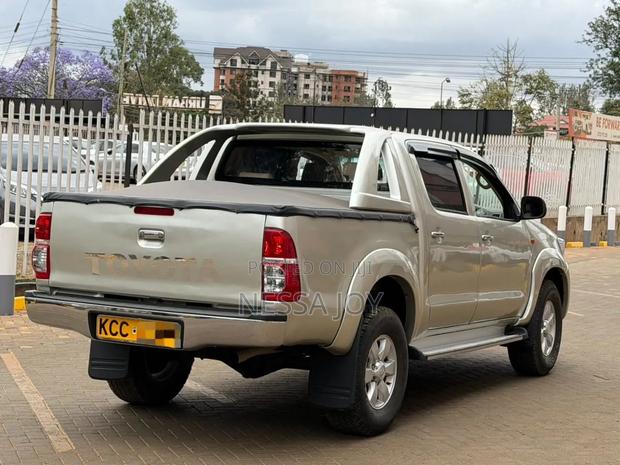 Toyota Hilux 3.0 D-4D Double Cab 2008 Beige