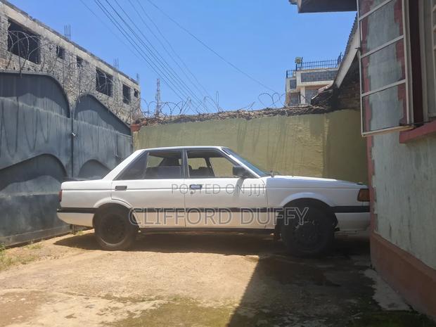 Nissan Sunny B12 Sedan 1.3 1990 White