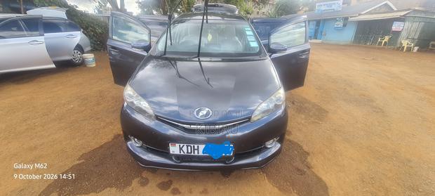 Toyota Wish 2016 Gray