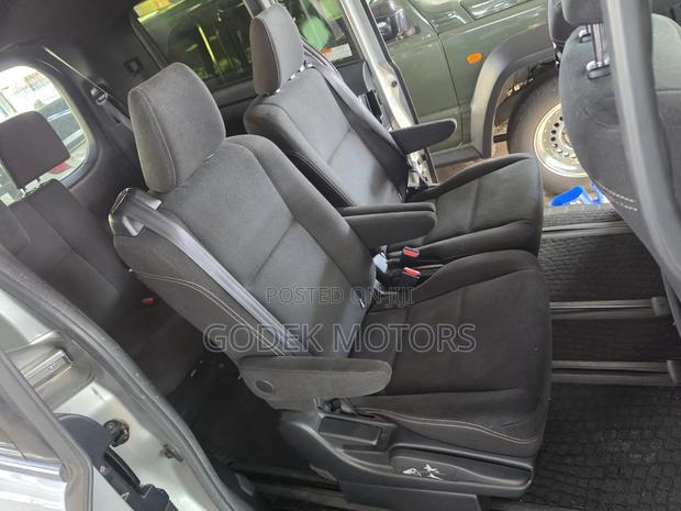 Toyota Esquire 2019