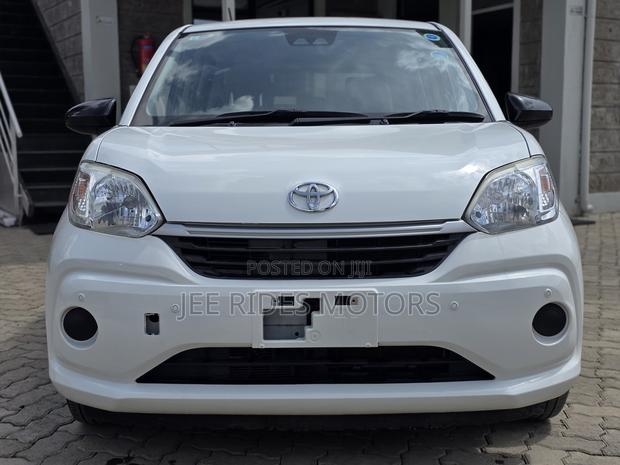 Toyota Passo 1.0 AWD 2019 White