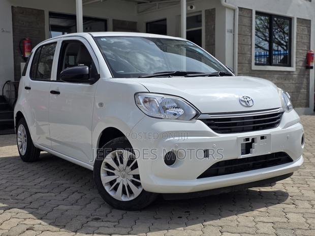 Toyota Passo 1.0 AWD 2019 White
