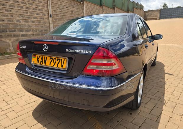Mercedes-Benz C200 2006 Blue
