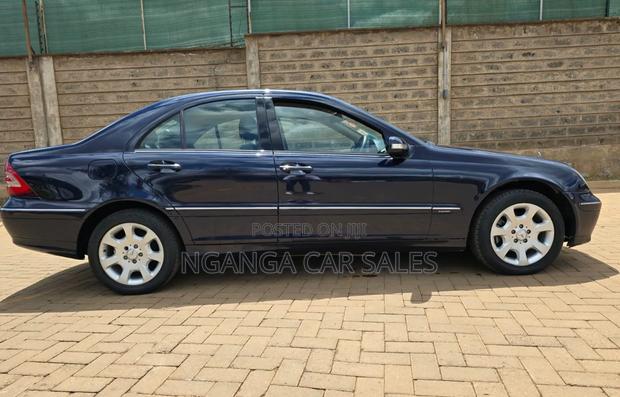 Mercedes-Benz C200 2006 Blue