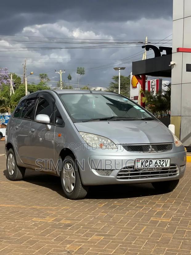 Mitsubishi Colt Plus 2011 Silver