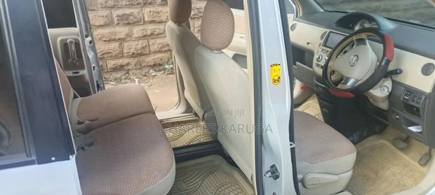 Toyota Sienta 2014 Silver