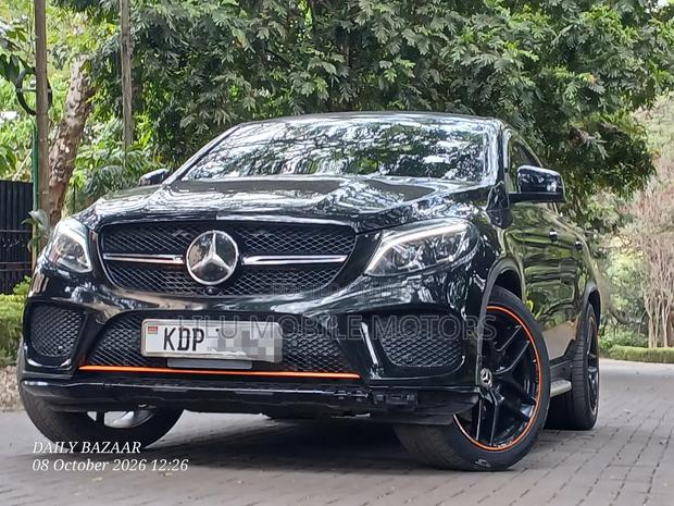 Mercedes-Benz 350D 2015 Black