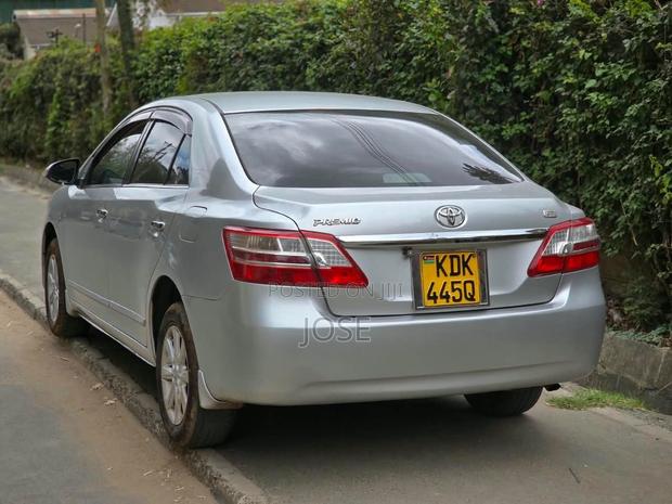 Toyota Premio 2015 Silver