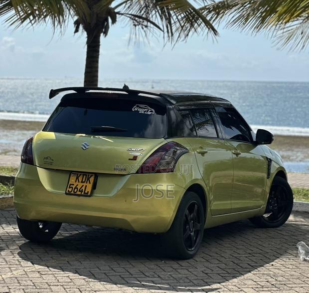 Suzuki Swift 2015 Green
