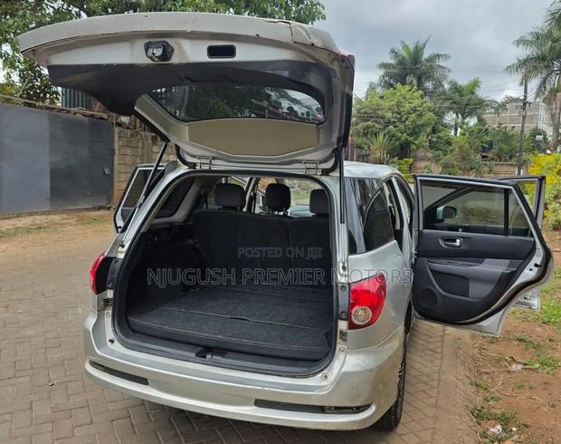 Nissan Wingroad 2009 Silver