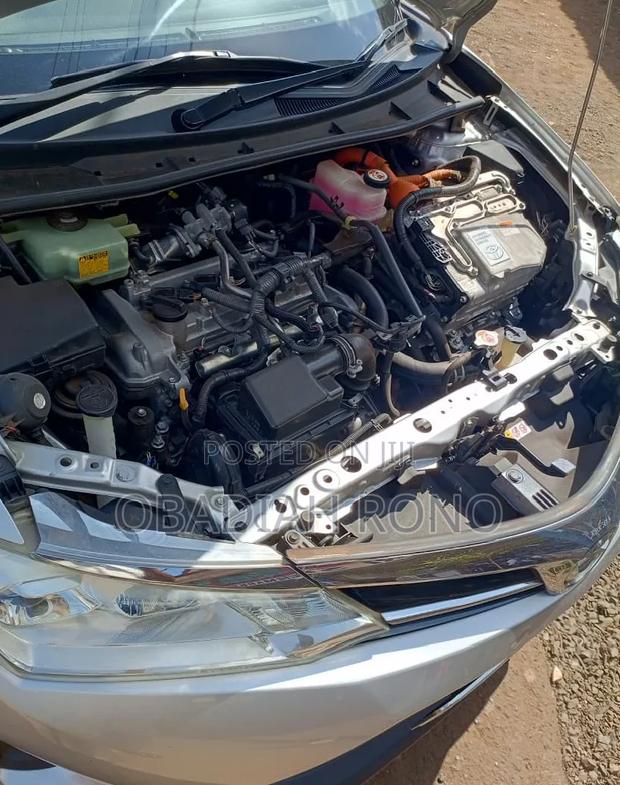 Toyota Corolla Fielder 2016 Silver