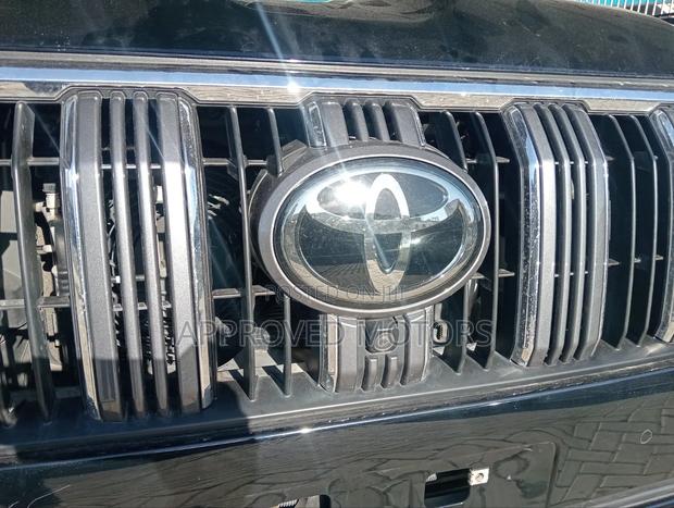 Toyota Land Cruiser Prado 2021 Black