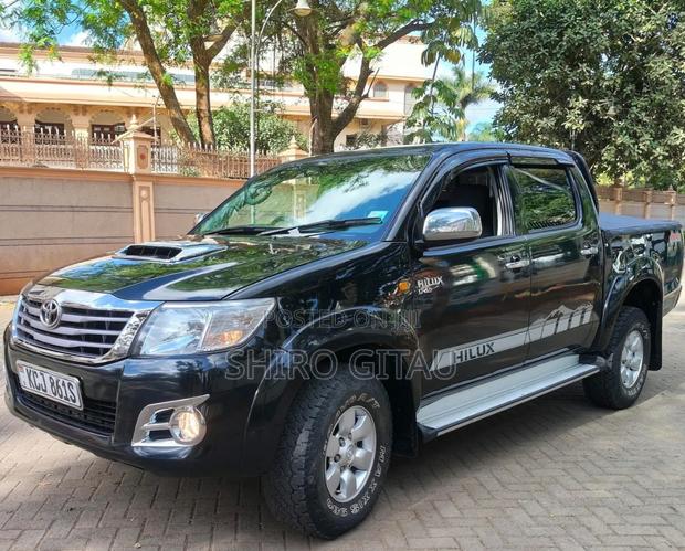 Toyota Hilux 2010 Black
