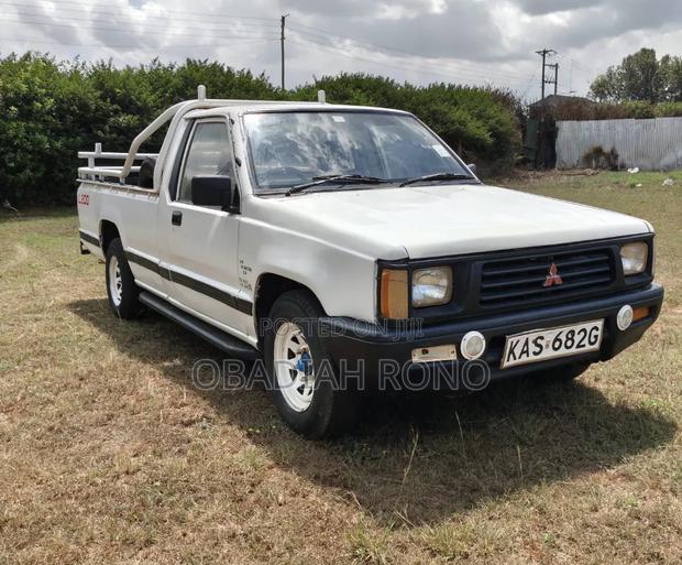 Mitsubishi L200 2005 White