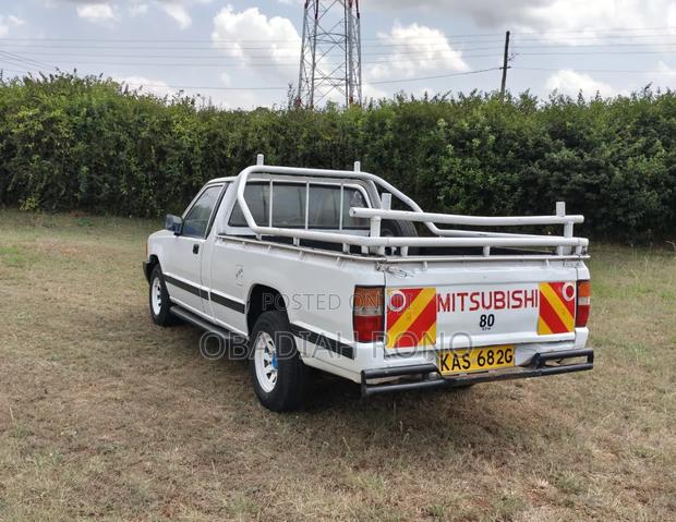 Mitsubishi L200 2005 White
