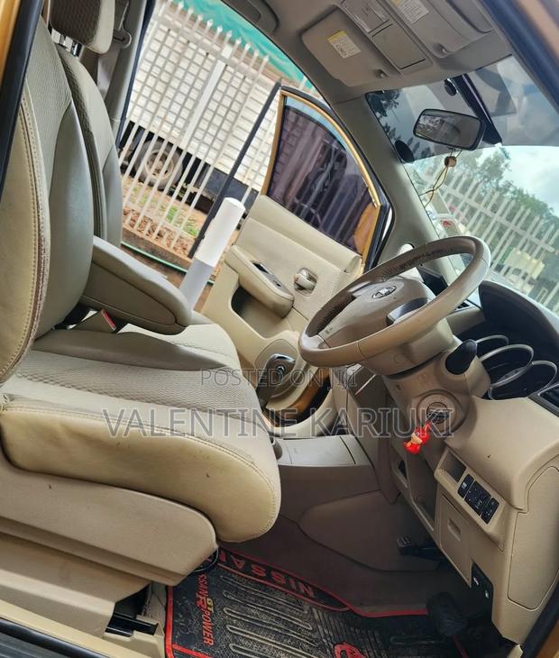 Nissan Tiida 2010 Gold
