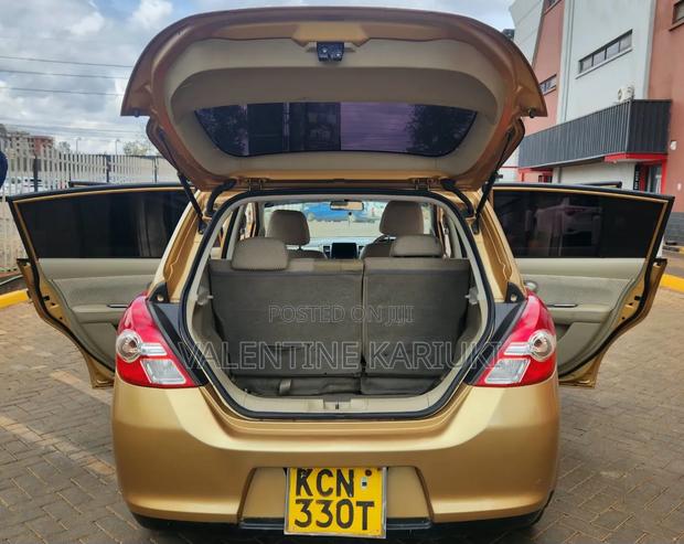 Nissan Tiida 2010 Gold