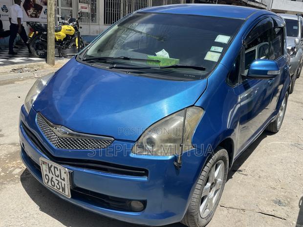 Toyota Ractis 1.5 FWD 2012 Blue