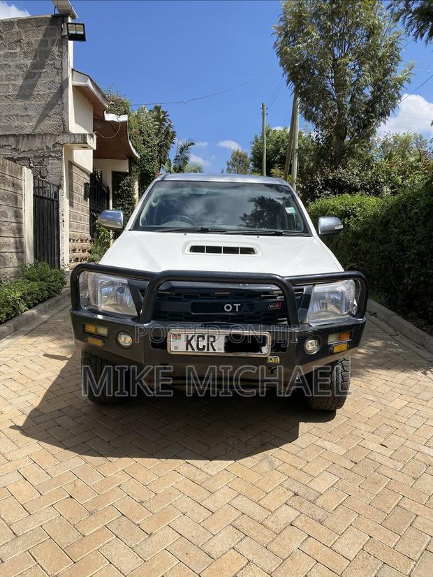 Toyota Hilux 2012 White