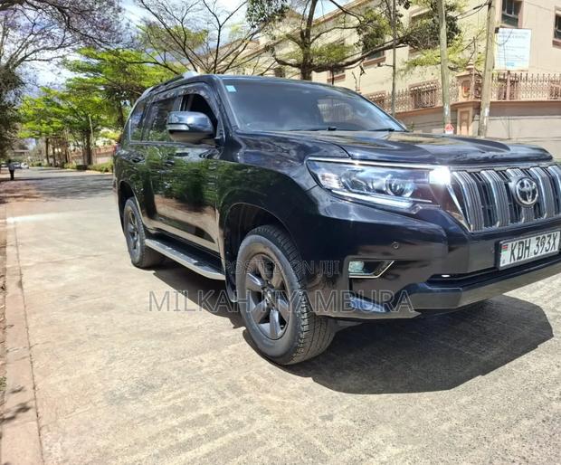 Toyota Land Cruiser Prado 2016 Black