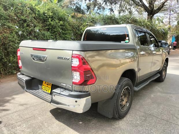 Toyota Hilux Revo Double Cab Deisel 2.4 AWD 2021 Green