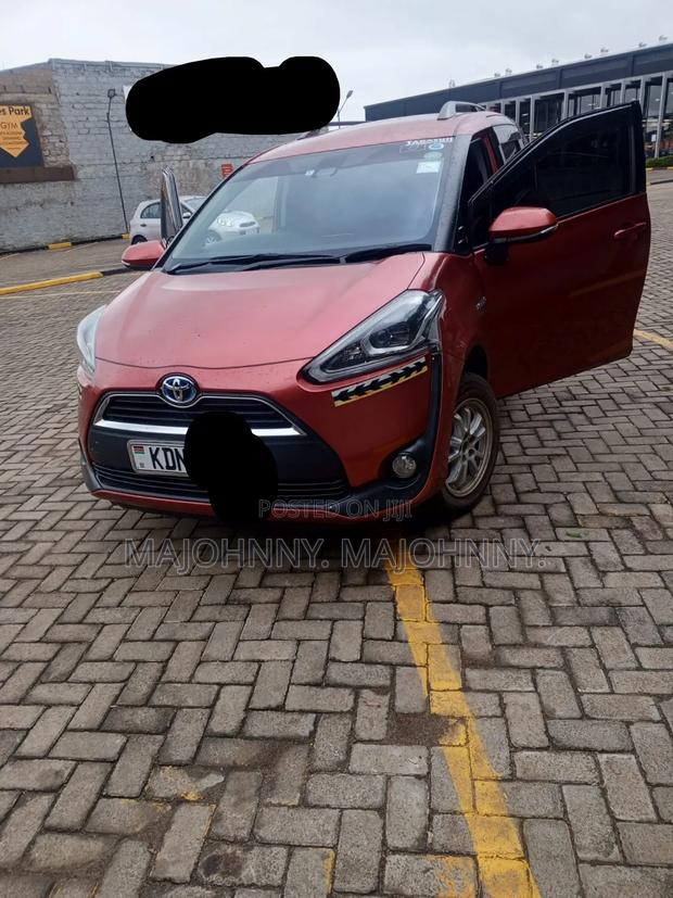 Toyota Sienta 2017 Maroon