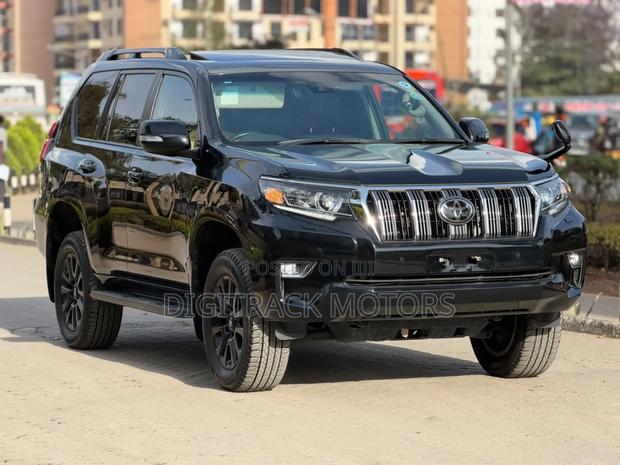 Toyota Land Cruiser Prado 2022 Black