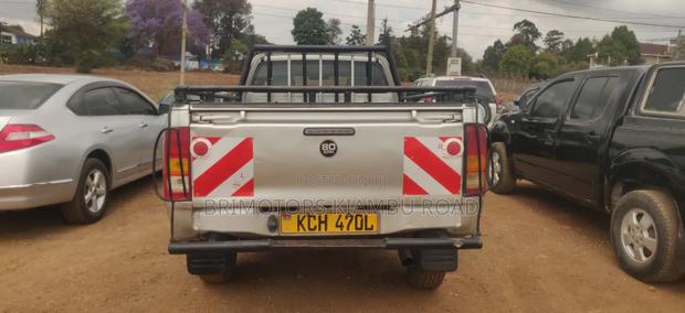 Toyota Hilux 2.5 D-4D 4X4 SRX 2011 Silver