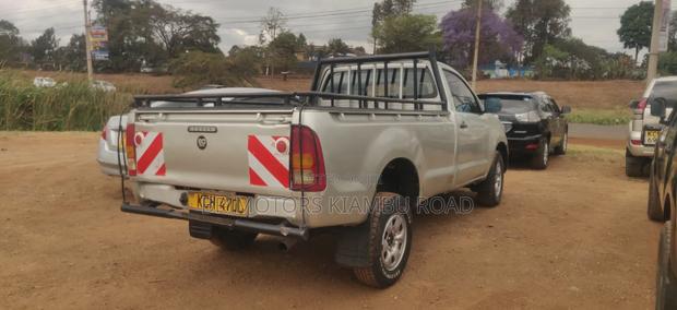 Toyota Hilux 2.5 D-4D 4X4 SRX 2011 Silver