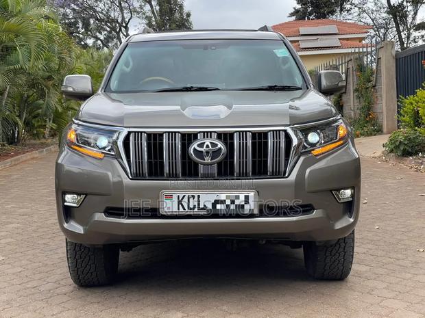 Toyota Land Cruiser Prado 2011 Brown