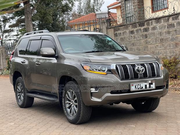 Toyota Land Cruiser Prado 2011 Brown