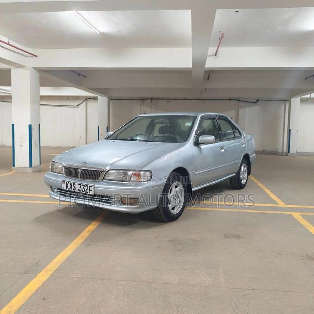 Nissan Sunny 2004 Silver
