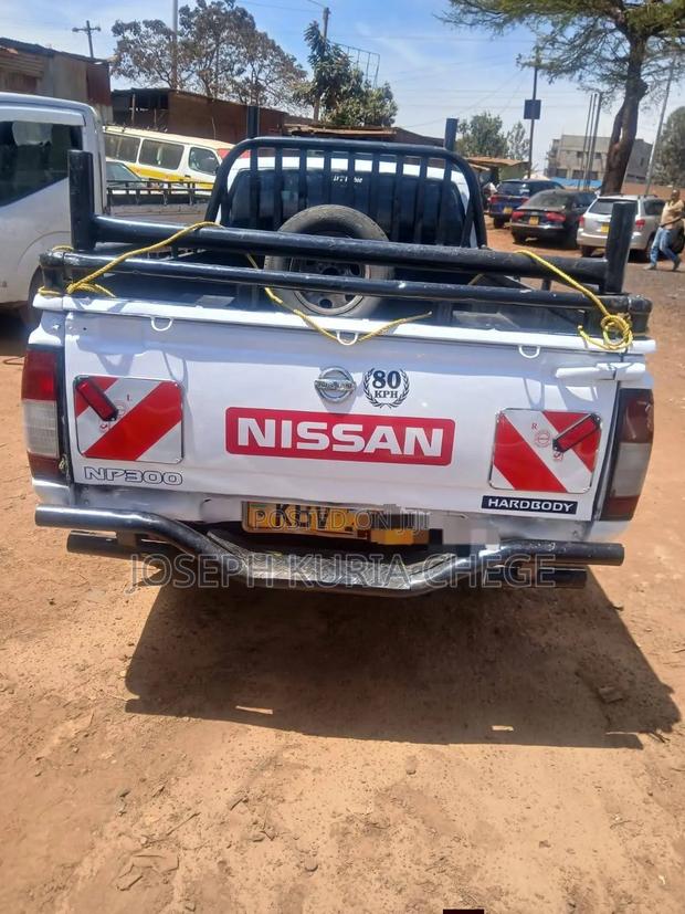 Nissan Hardbody 2013 White