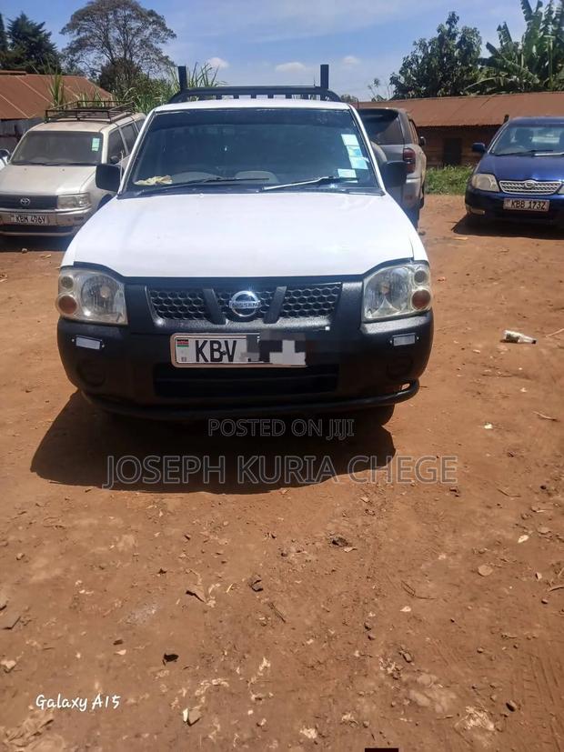 Nissan Hardbody 2013 White