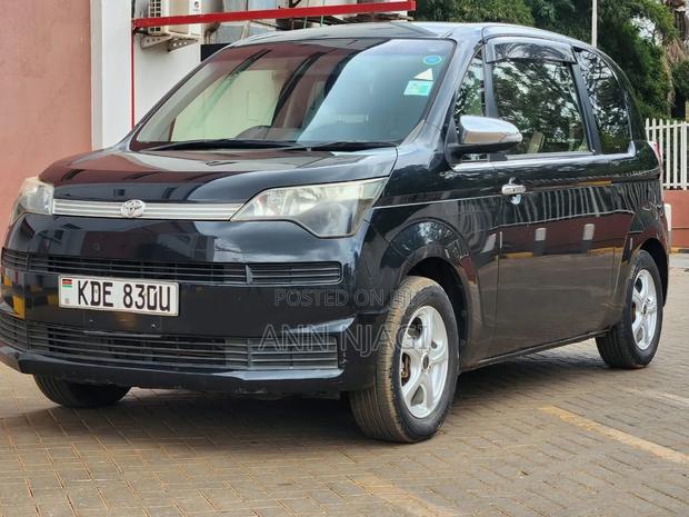 Toyota Spade 2015 Black