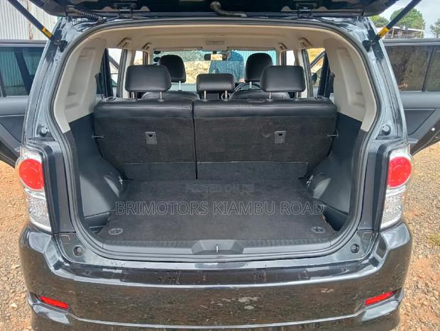 Toyota Corolla Rumion Hatchback 1.5 FWD 2014 Black