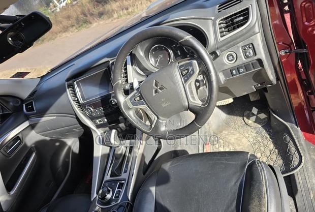 Mitsubishi Pajero 2017 Maroon