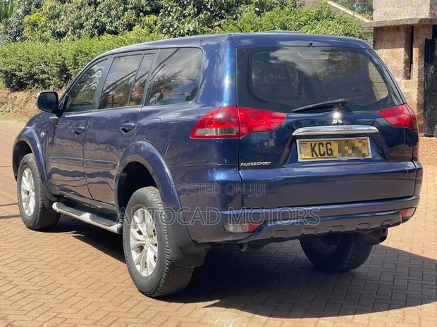 Mitsubishi Pajero 2014 Blue