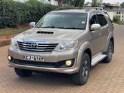 Toyota Fortuner 3.0 D AWD 2009 Gold for sale