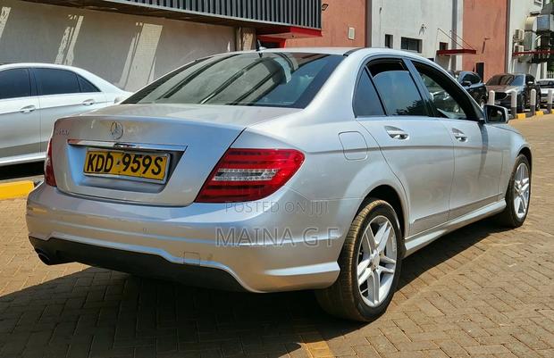 Mercedes-Benz C200 2014 Silver