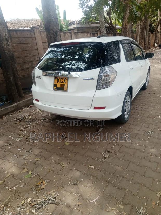 Honda Shuttle 2015 White