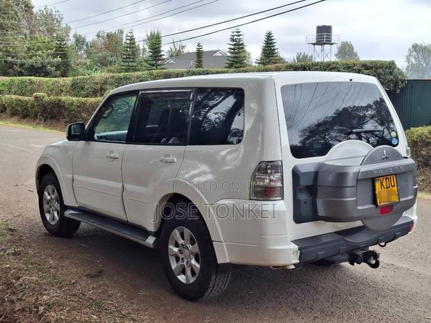 Mitsubishi Pajero V80 3.2 DI-D 2014 White