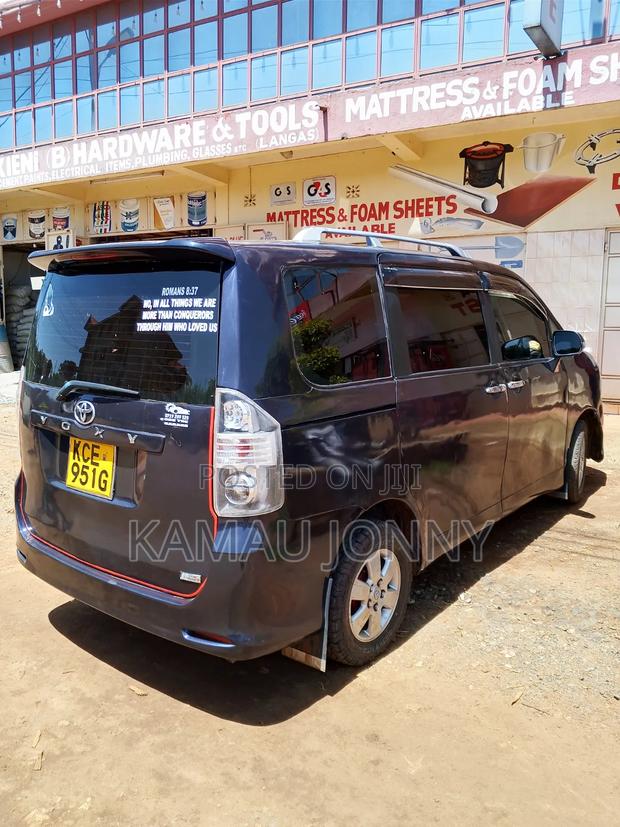Toyota Voxy X 2WD 8-Seater 2008 Purple
